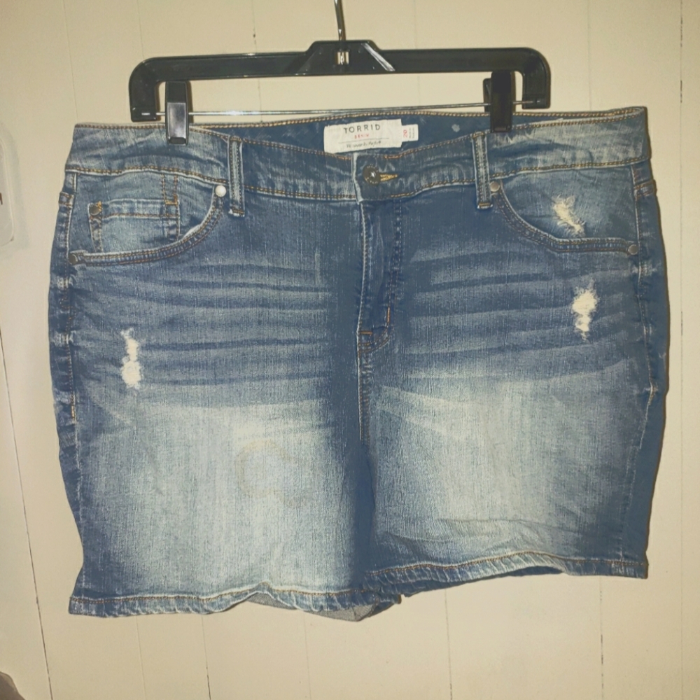 Plus Size 20 Torrid Denim Jean Shorts Stretchy